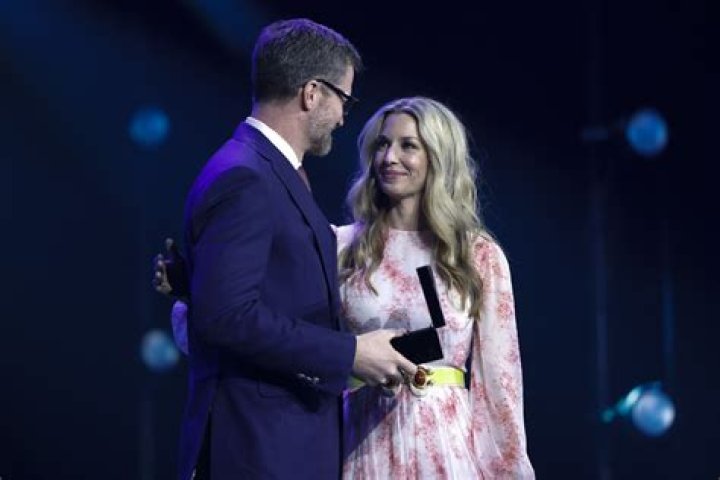 Jeff Hammond Did it Better Kurt Busch, Amy Earnhardt & Others Tease S*xSymbol Noah