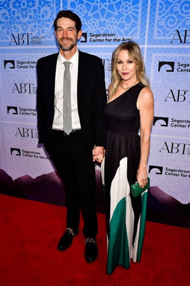 Jennie Garth And Dave Abrams Relationship Timeline: A Hollywood Love Story