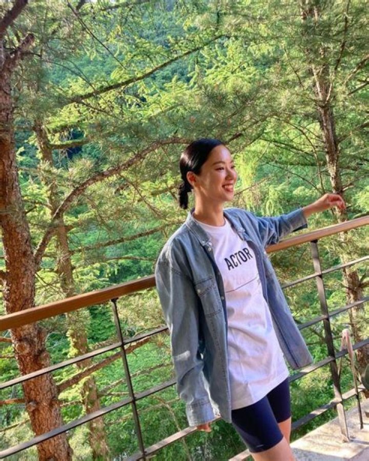 Jeon Yeo Bin 전여빈 Lifestyle 2021 Family , Relationship , Real Age