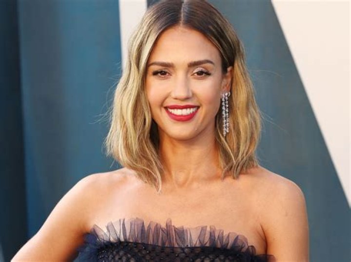 Jessica Alba Biography Net worth Favorite Things Color Music Perfume Facts