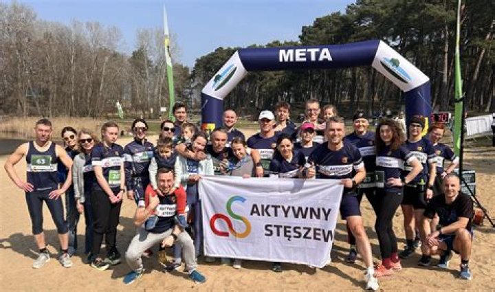 Jest jej inspiracją, nieustannie ją naśladowała. Starsza siostra jest