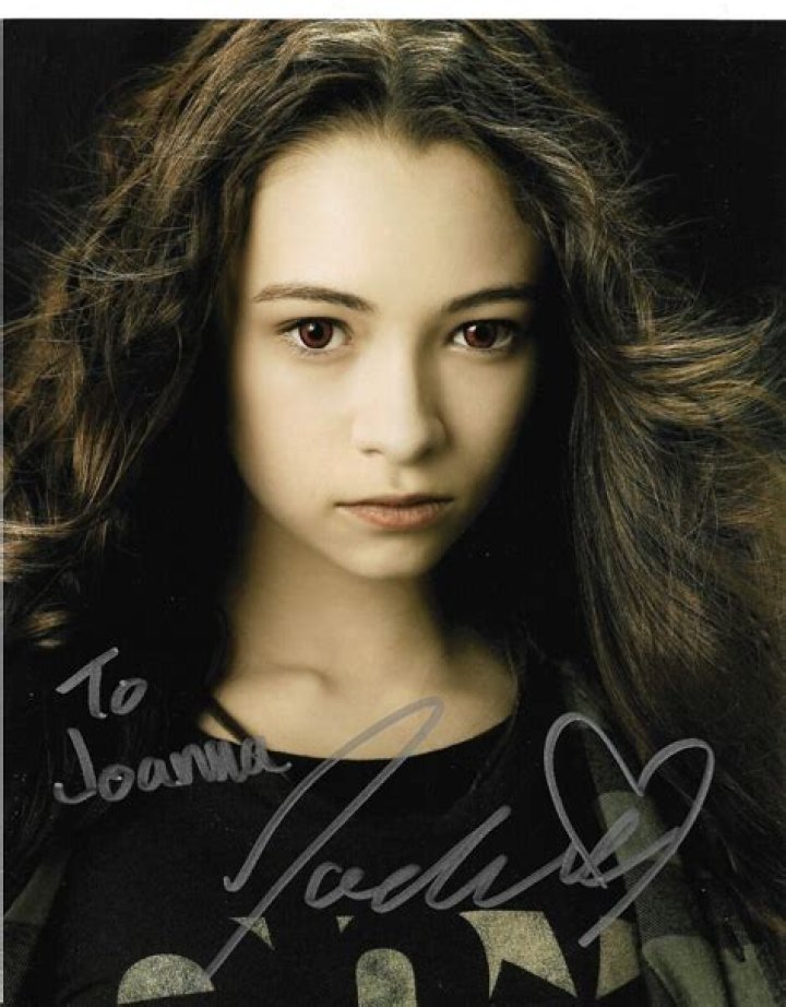 Jodelle Ferland Biography - VoxVib