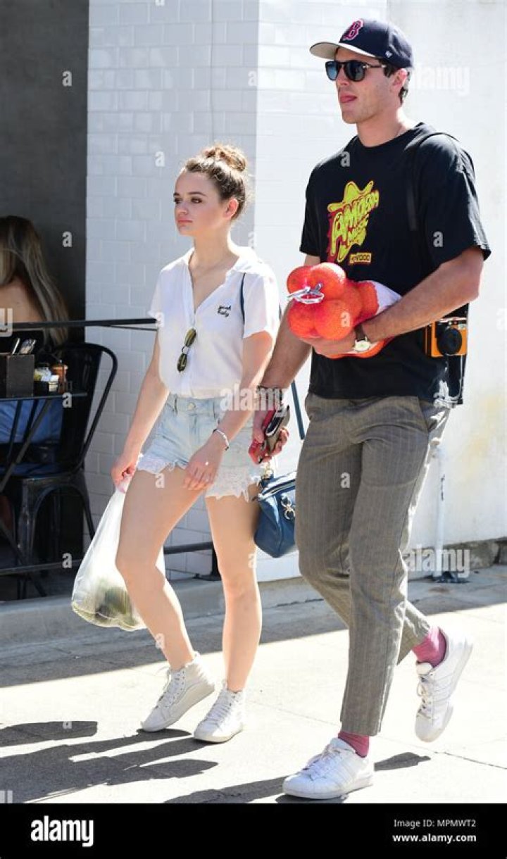 Steven Piet Wiki, Age (Joey King's Boyfriend) Biography, Family, Facts 2 Joey King is dating her boyfriend Steven Piet (American filmmaker, producer, and writer)