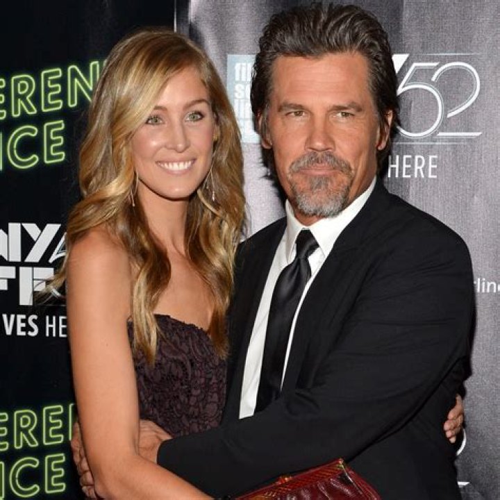 Josh Brolin Announces Wife Kathryn Boyd Is Pregnant With Couple's First