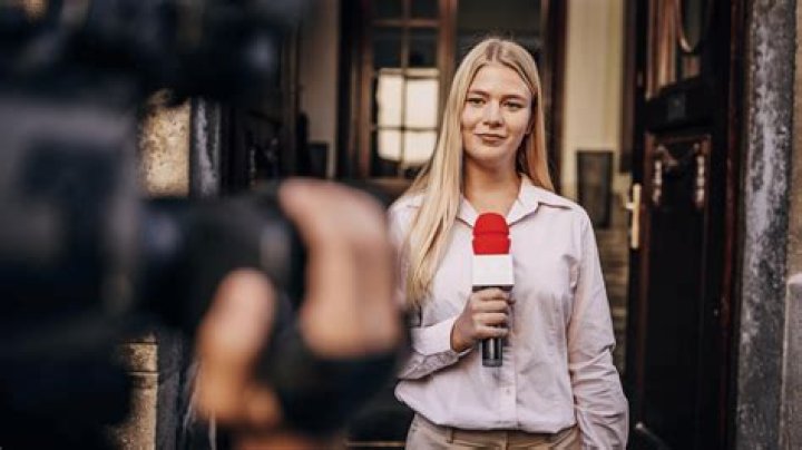 Journalist, Carmelo-maika