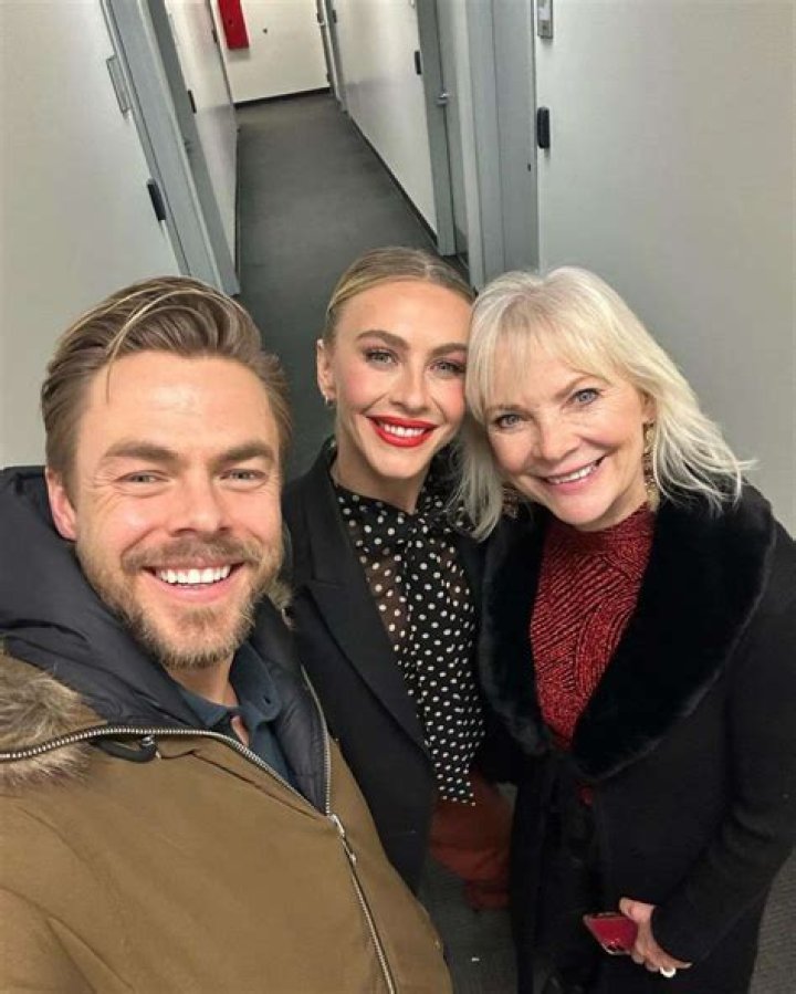 Julianne Hough's Age And Height Explored