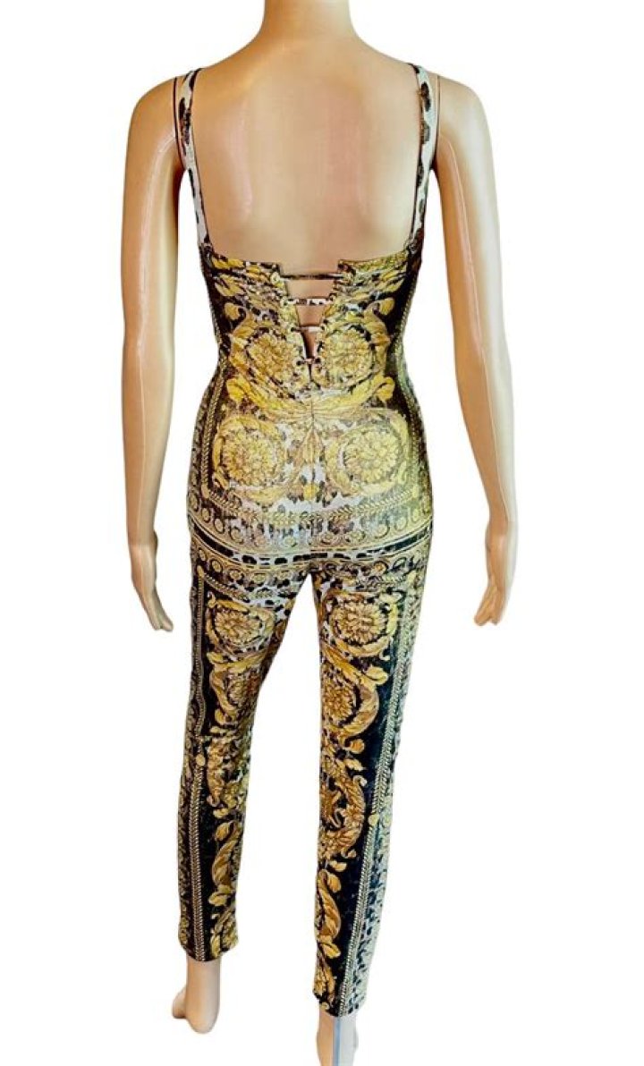 Jumpsuit Pablo Missing A Mystery Unfolds