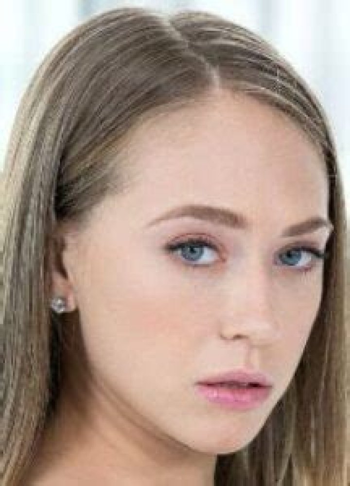 Kagney Linn Karter Biography, Age, Images, Height, Net Worth » Bioofy