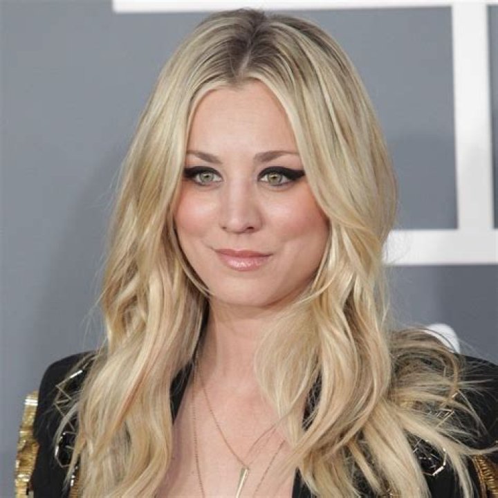 KaleyBrianaCuoco.jpg (2048&times;2843) Kaley cuoco, Celebrity siblings