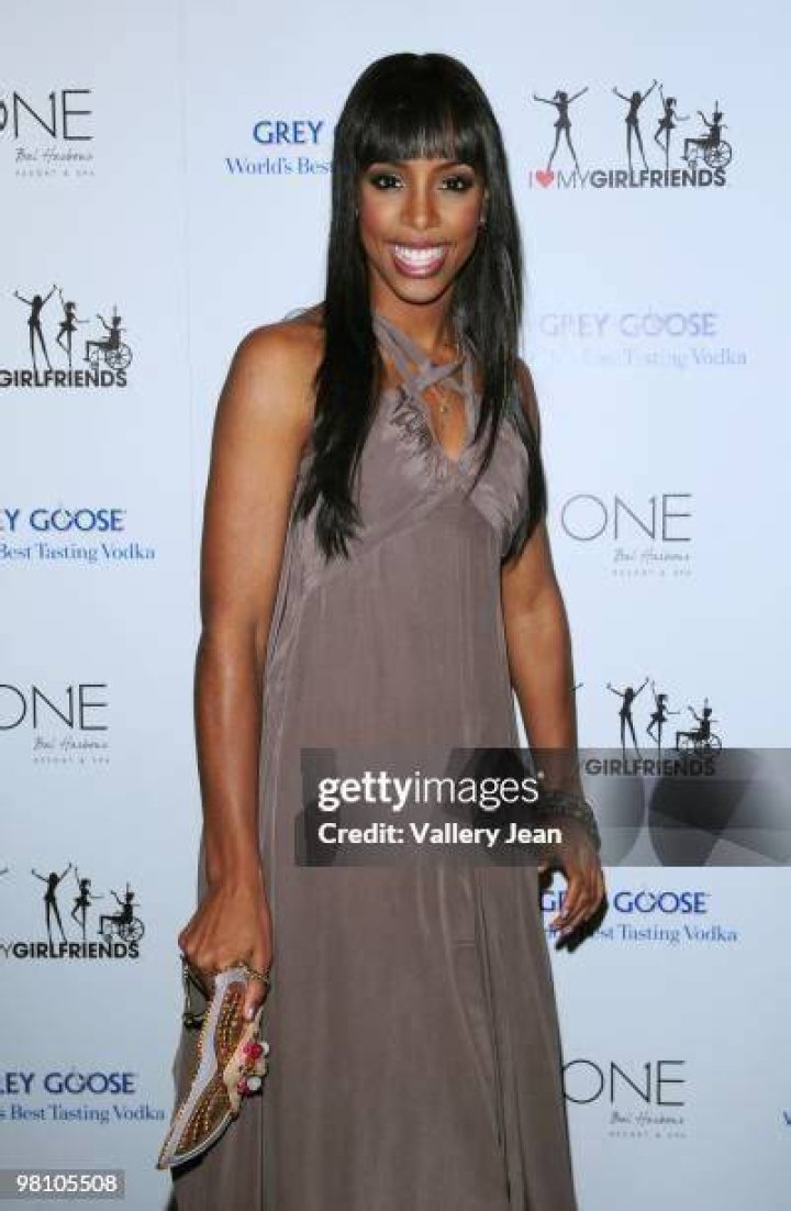 Kelly Rowland arrives to the Safe Kids Day event with her son, Titan. 