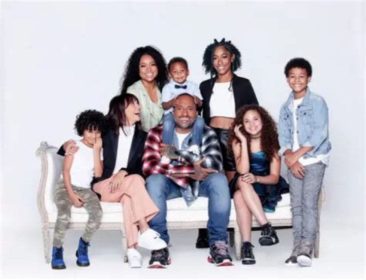 Kenya Barris Responds To Criticism Over His Show's LightSkinned Cast