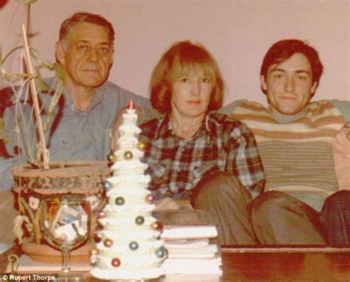 Kevin Spacey family siblings, parents, children, wife