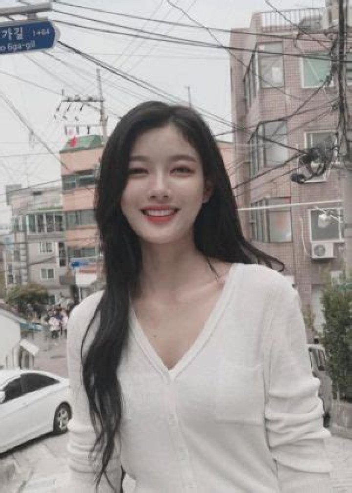 Kim Yoo-jung Height, Weight, Age, Family, Facts, Education, Biography