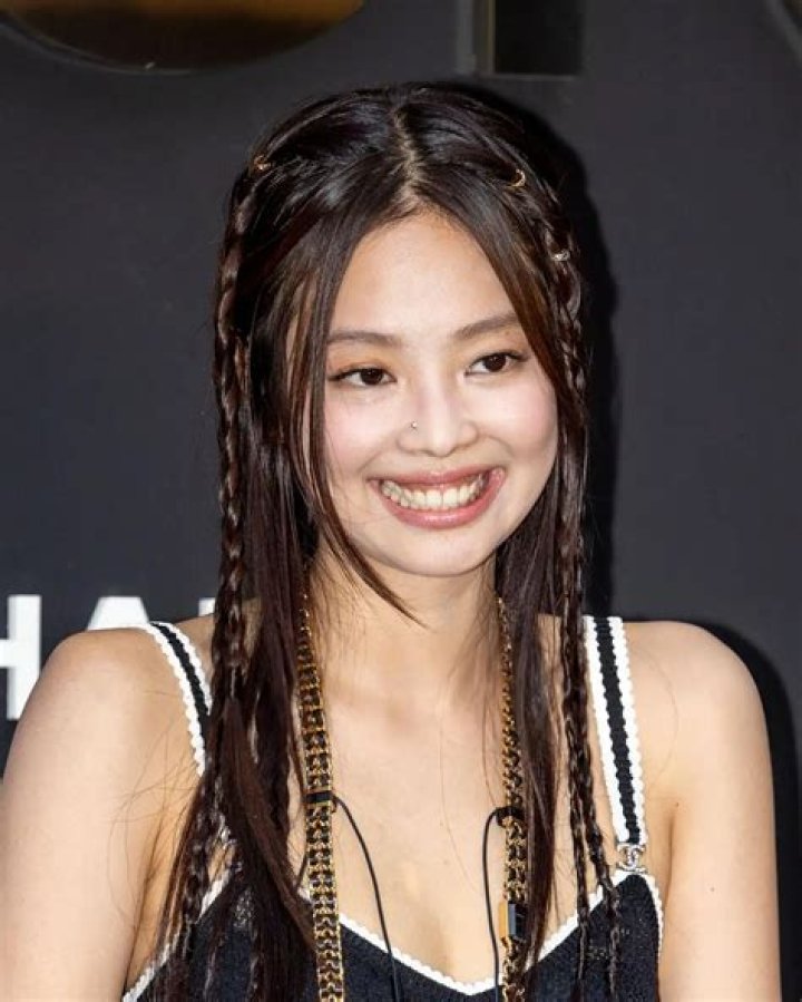 Kim Yoojung Height, Weight, Age, Family, Facts, Education, Biography