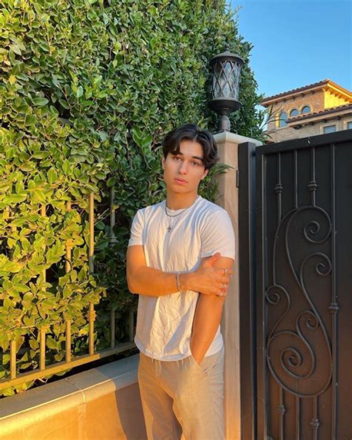 Kio Cyr Height, Weight, Age (Tiktok) Girlfriend, Biography & Family 2 Kio Cyr Canadian TikTok Star, Instagram Content Creator, and Social Media Personality from Vancouver