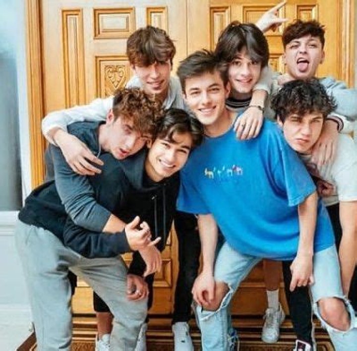 Kio Cyr Height, Weight, Age (Tiktok) Girlfriend, Biography & Family 3 Kio Cyr has an official account named kiocyrrr on TikTok with more than 3.3 million followers as of January 2020
