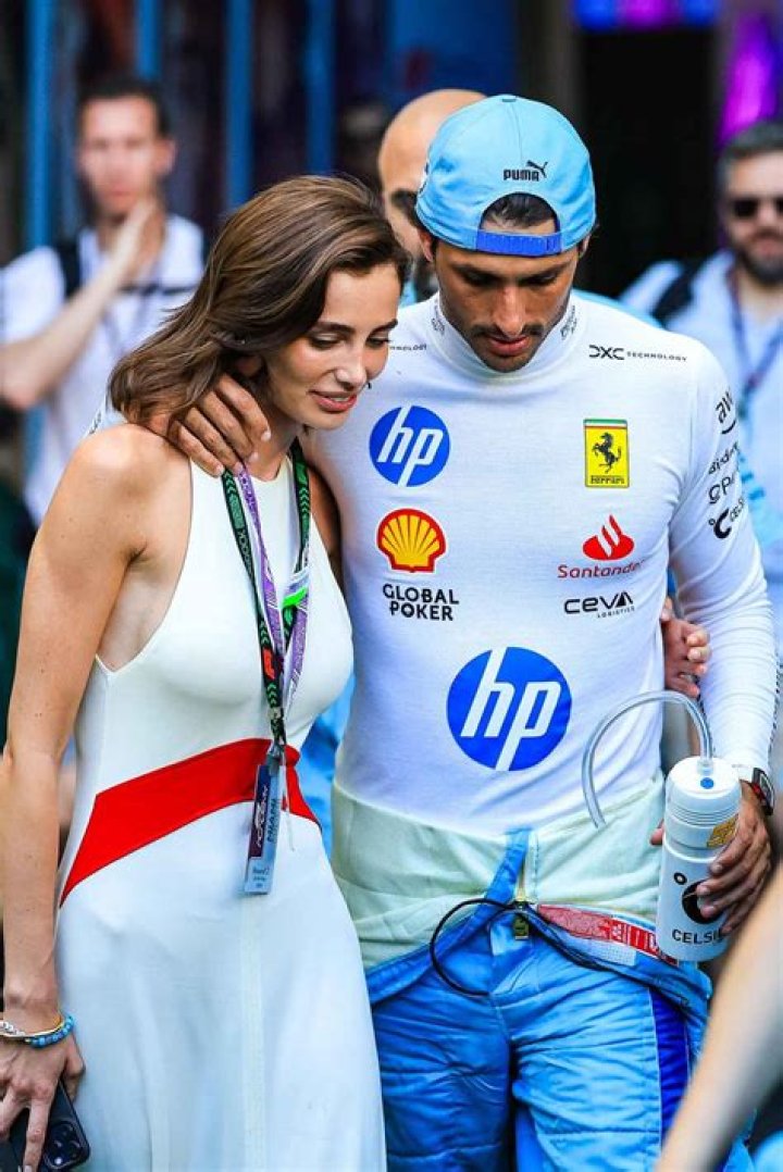 Know about Carlos Sainz's Girlfriend Isa Hernaez, Height, Age, Girlfriend, Net Worth, Salary and Con