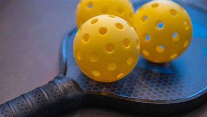 Krystal ball hires stock photography and images Alamy