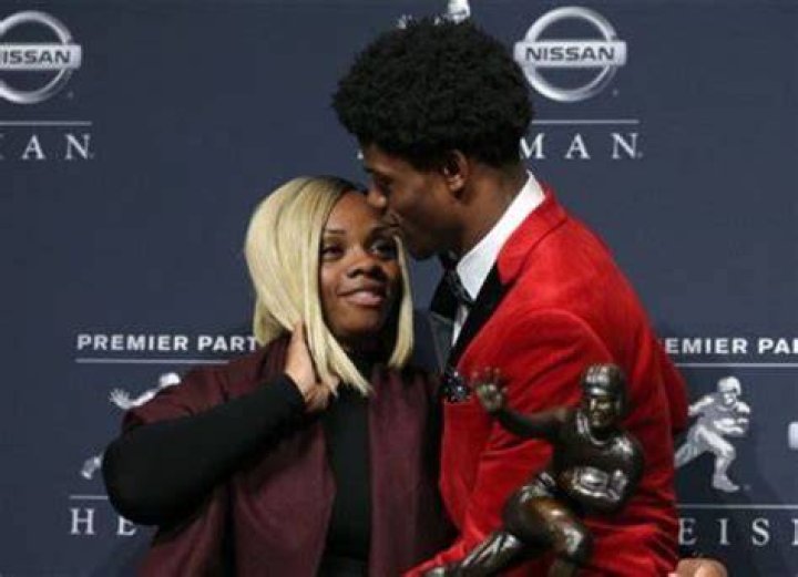 Lamar Jackson, Wikipedia, Wife, Bio, Age, Net Worth, Wedding, Family