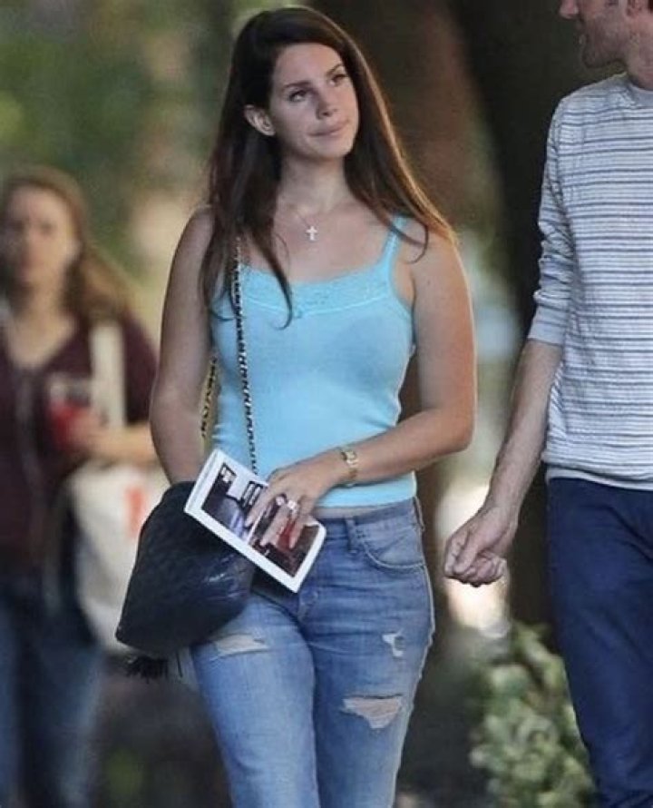 Lana Del Rey Says Fan Interactions Give Her Confidence Photo 3170342