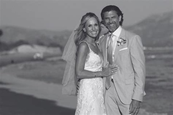 Lance Armstrong gets married in France