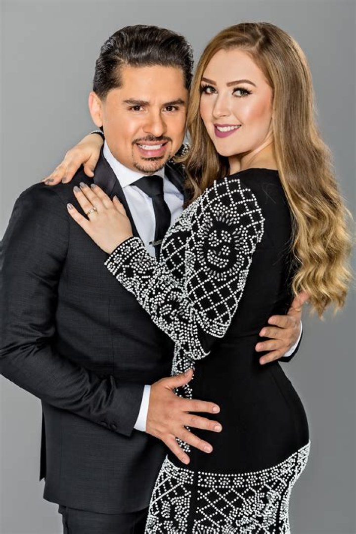 Larry Hernandez 2024 Wife, net worth, tattoos, smoking & body facts