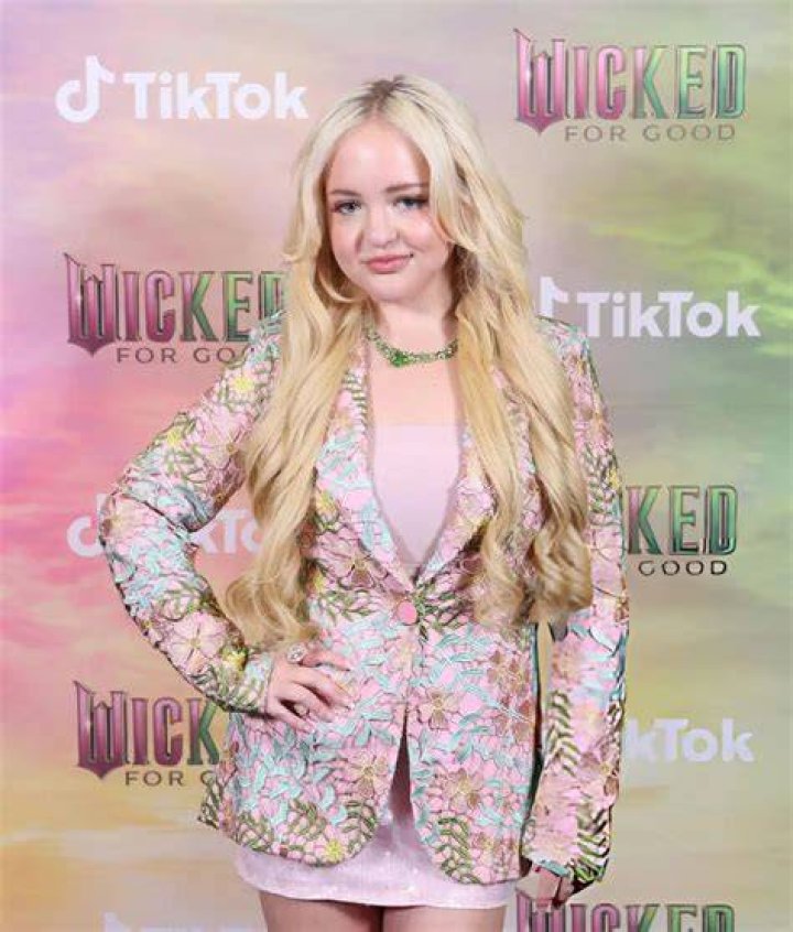 Lauren Godwin Biography Facts, Childhood, Family Life & Achievements