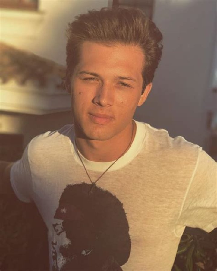 Leo Howard family in detail mother, father girlfriends in 2023 Leo