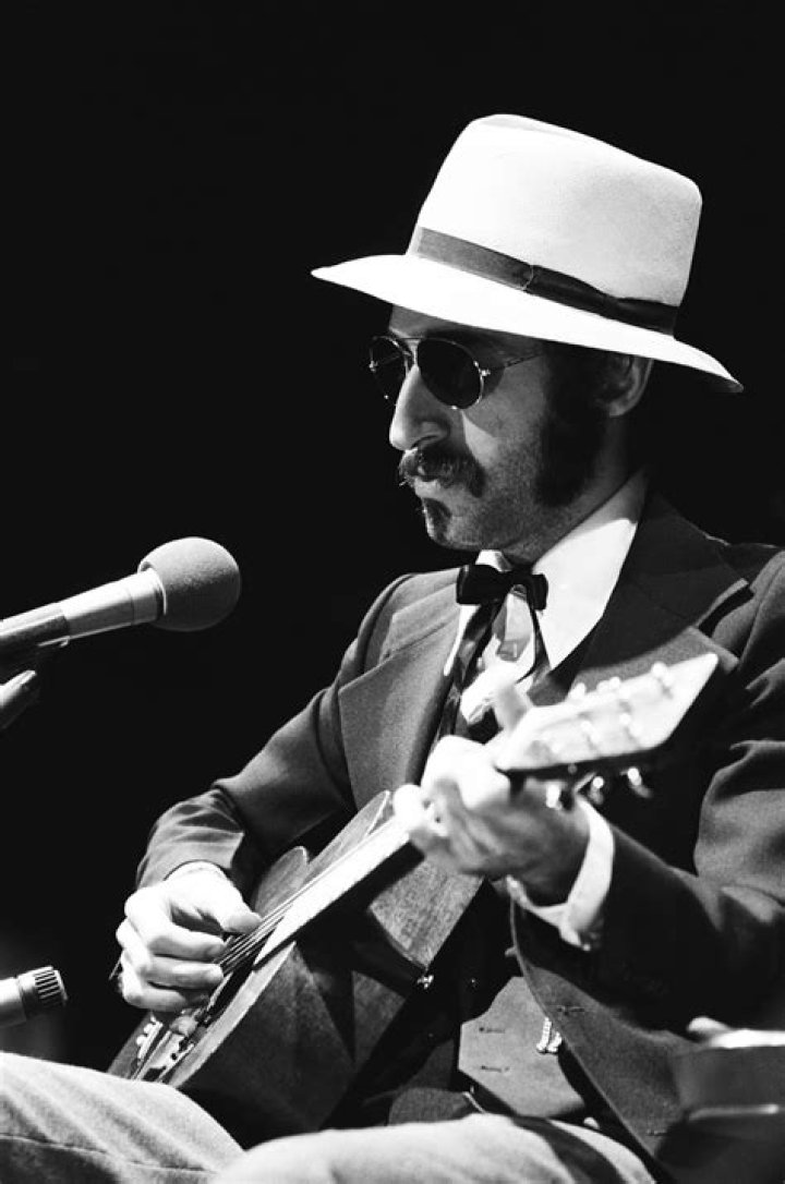 Leon Redbone |