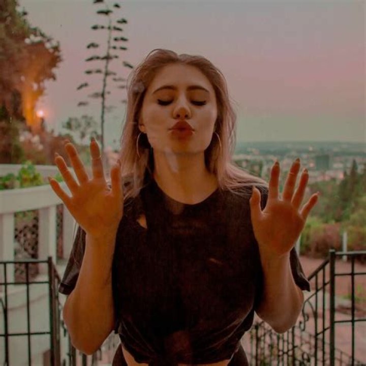 Lia Marie Johnson Height, Weight, Age, Boyfriend, Biography & Family 3 Lia Marie Johnson wiki and bio