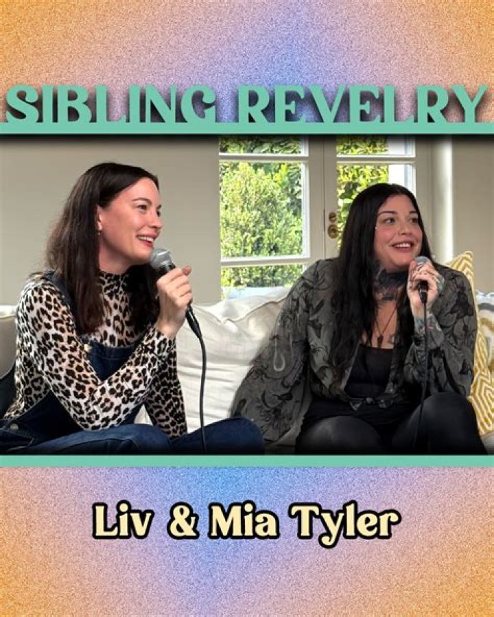 LivTyler With mom ^^ Liv tyler, Liv, Delicate features