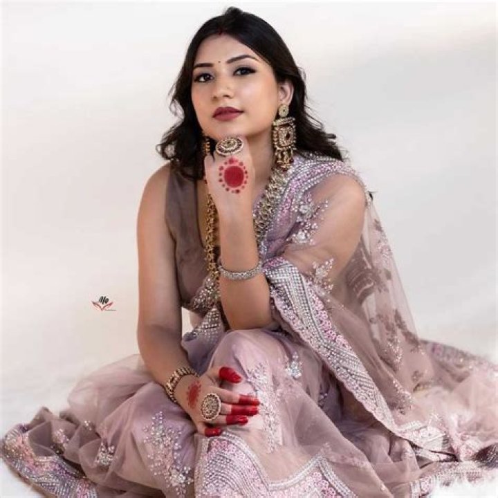 Lovely Mimi (Singer) Wiki, Biography, Age, Boyfriend, Family, Facts