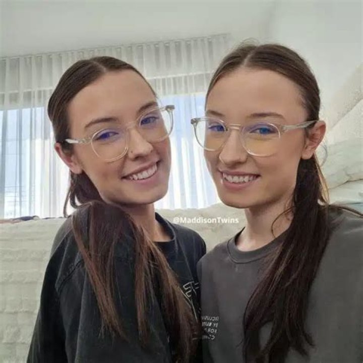 Maddison Twins onlymaddisontwins TikTok videos, followers TikTokDer