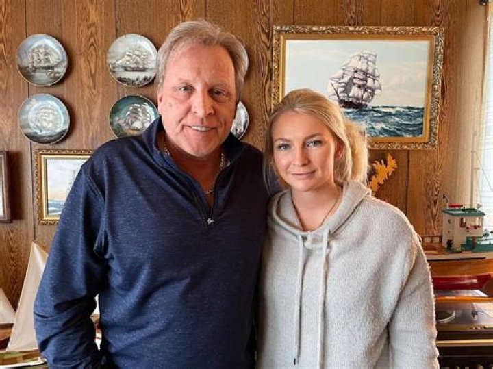 Mandy Hansen Deadliest Catch, Bio, Wiki, Age, Husband, and Net Worth ·