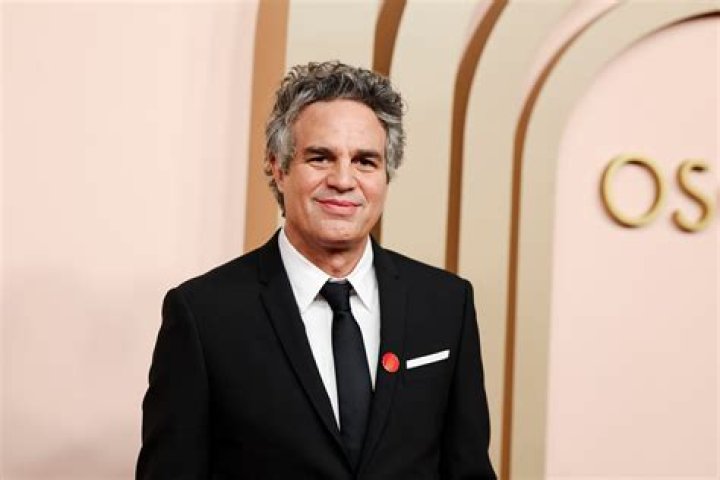 Mark Ruffalo Net Worth & Biography 2022 Stunning Facts You Need To Know