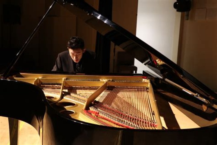 Max Barz's Lyrical And Musical Mastery