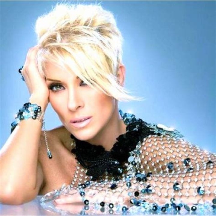 mexican singer Singer, Yuri, Cool haircuts