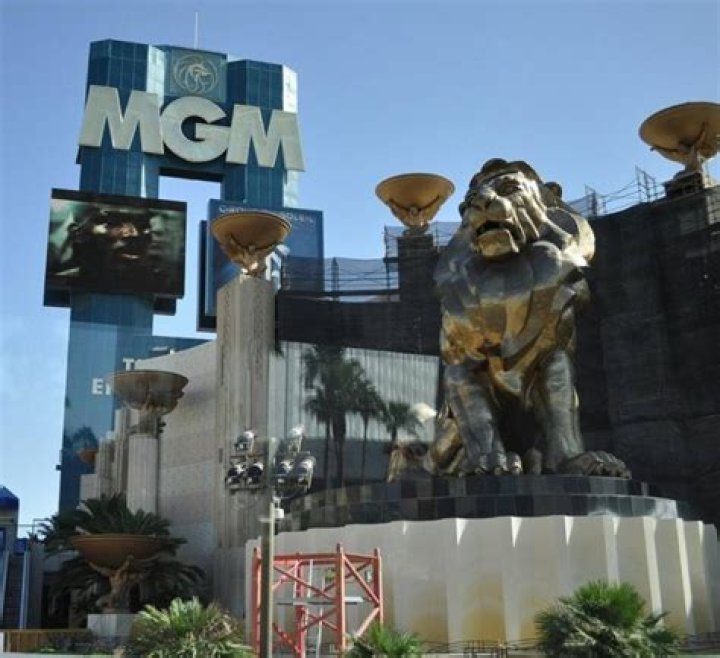 MGM Casino Mogul Kirk Kerkorian’s Estate Settles with Widow for 12.5M