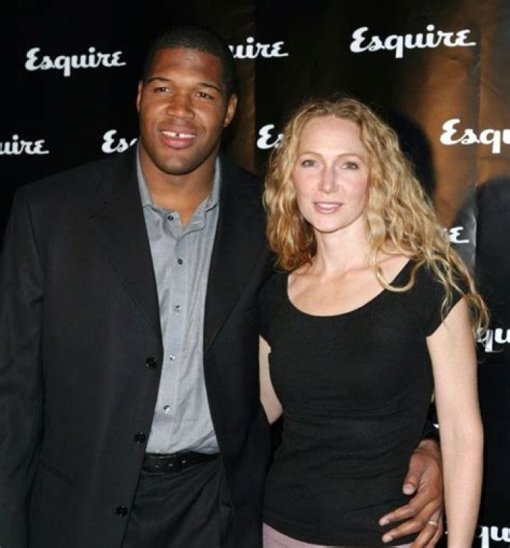 Michael Strahan Claims Ex-Wife is Abusing Children, Wants Full Custod ·