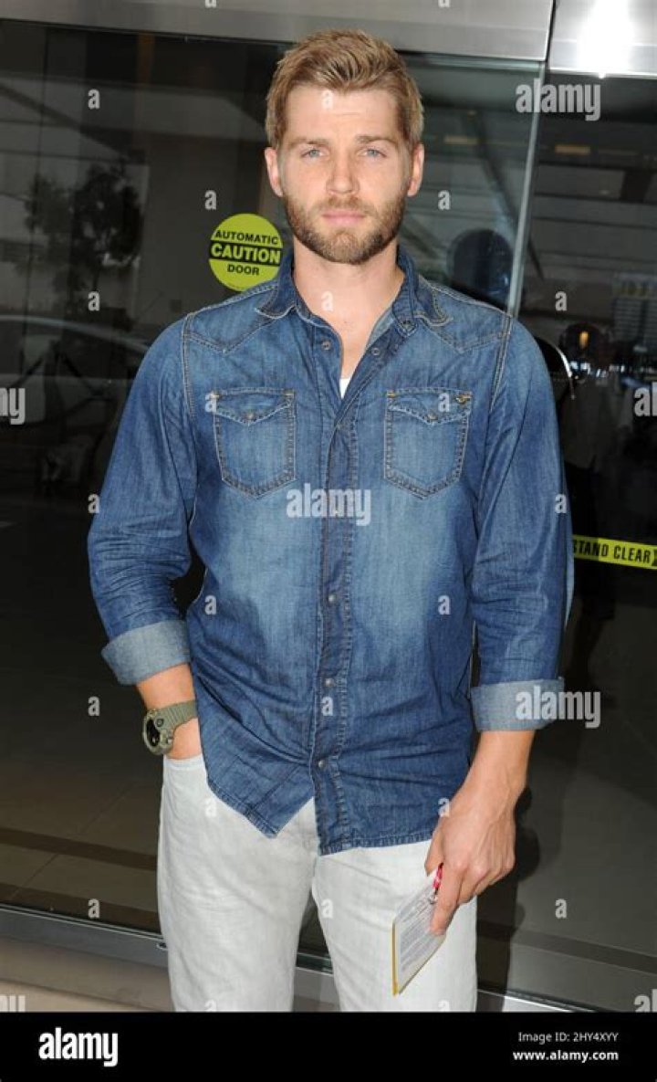 Mike Vogel attends Silver Spoon Golden Globes Spa