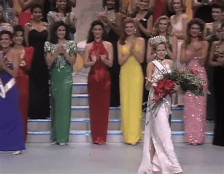 Miss America 1995 RunnerUp Receives Support After Sharing Battle With