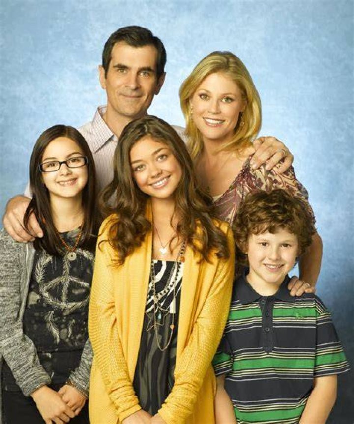 MODERN FAMILY, phil dunphy HD phone wallpaper Pxfuel