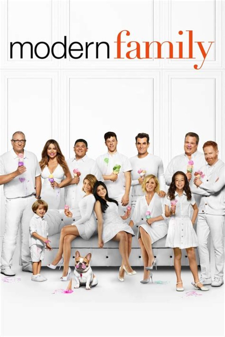 Modern Family Season 11 Portrait Phil Dunphy Modern Family Photo