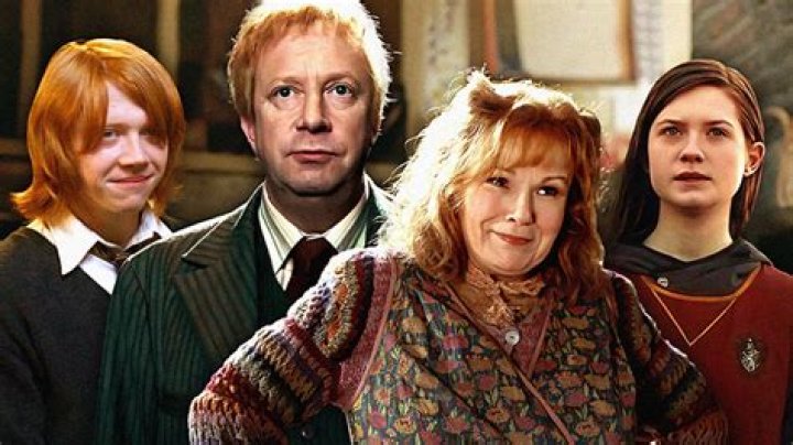 Molly Weasley The Weasley Family Photo (37325112) Fanpop
