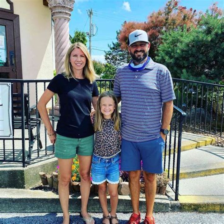 Nate Bargatze Wife Laura BainesBargatze Married Life