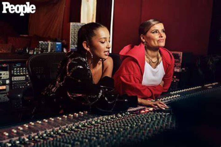 Nelly Furtado Boyfriend Is She Dating Hodgy Beats?