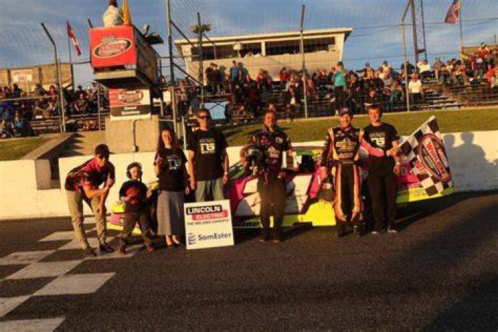 Nick Goetz Scores First Feature Victory of Season at Sunset Speedway