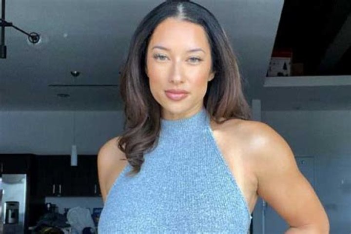 Nikki Blades ·