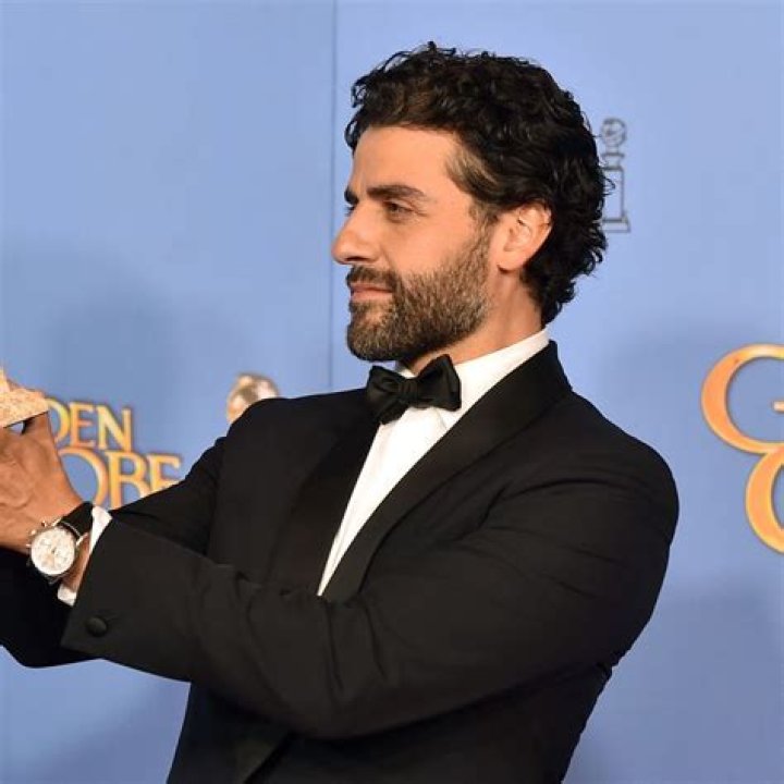 Of Course Oscar Isaac, the Boyfriend, Is Good With Kids
