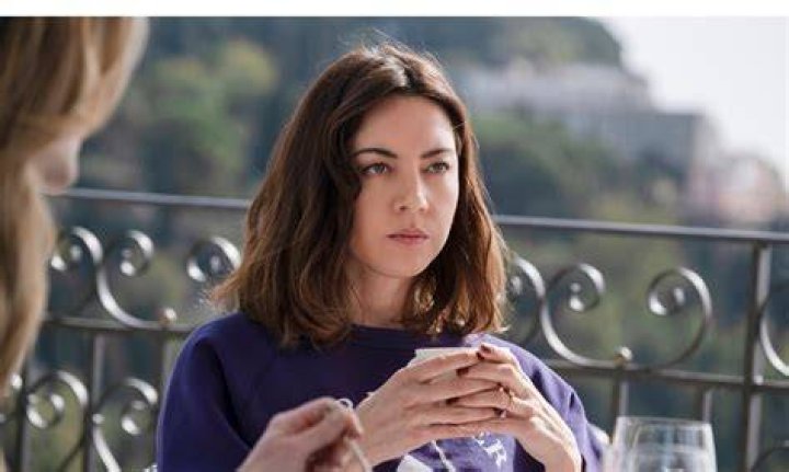 Okay, TikTok, You Can Calm Down About Aubrey Plaza at the SAG Awards Now |